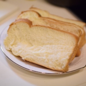 砂糖不使用！はちみつで作るほんのり甘い食パン